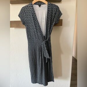 Ann Taylor| Geometric Pattern Midi Length Wrap Dress, Size 0•••